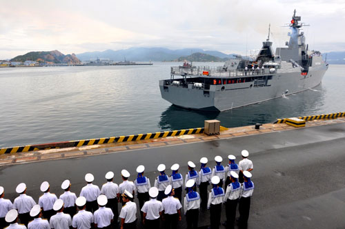 Chiến hạm Lý Thái Tổ, Đinh Tiên Hoàng giao lưu với Hải quân 3 nước 6