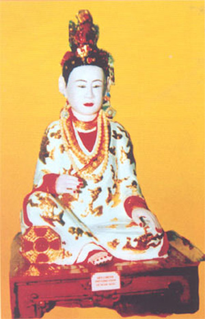 Tượng Hoàng hậu Lê Ngọc Hân được thờ ở đền Ghềnh suốt 200 năm qua