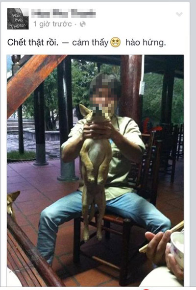 Facebook Hoa Phu Thanh đăng hình bóp cổ chó ngày 2.11, trước đó bức hình này được facebook T.M đăng ngày 14.10 
