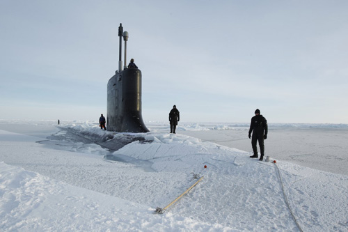 Tàu ngầm lớp Akula hoạt động liên tục trong lòng biển Bắc Băng Dương 