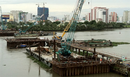 Thi công tuyến đường sắt đô thị số 1 đoạn vượt sông Sài Gòn