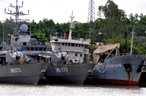Tàu pháo - tàu tên lửa bảo vệ thềm lục địa phía nam