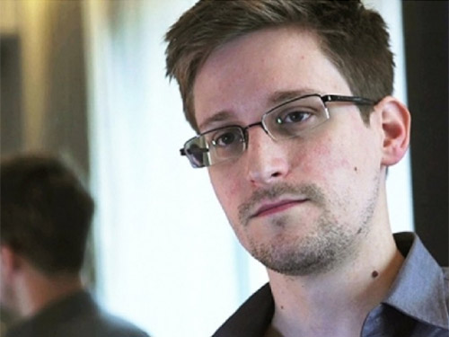 Nga lệnh cho ‘quả bom sex’ Anna Chapmen quyến rũ Edward Snowden