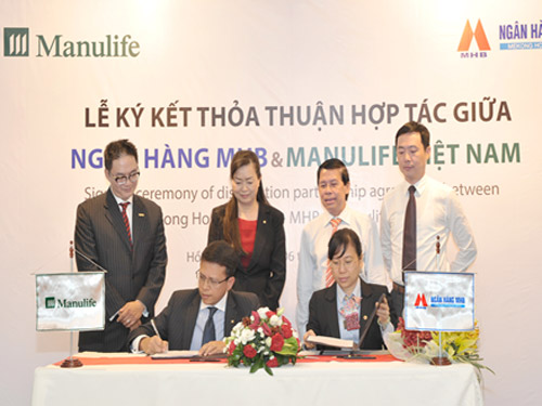 Manulife Việt Nam ký kết hợp tác với ngân hàng MHB 