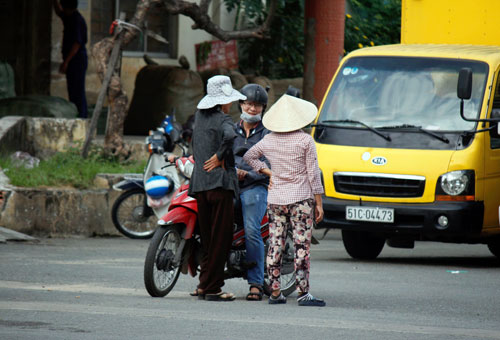 Cò vé lộng hành tại ga Sài Gòn 5