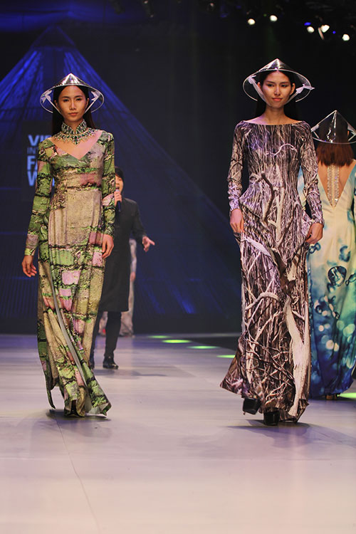“Cơn mưa” của Công Trí khép lại Tuần lễ thời trang quốc tế Việt Nam 4