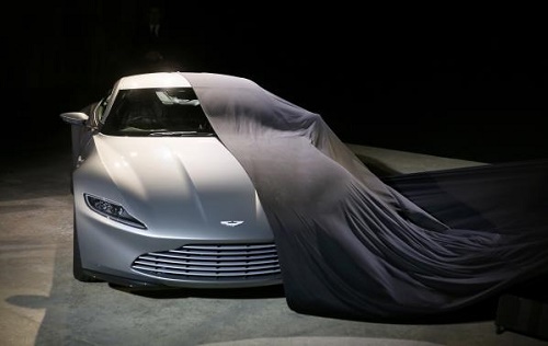 Siêu xe Aston Martin DB10, mẫu xe mới nhất của hãng Aston Martin, được thiết kế riêng cho “Spectre”