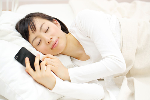 40% người dùng vẫn thường ngủ … bên cạnh điện thoại di động của mình