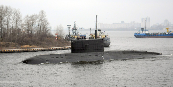 Tàu ngầm HQ 184 Hải Phòng trong một đợt thực tập ngắn ở cảng St. Petersburg ngày 5.11.2014 - Ảnh: forums.airbase.ru