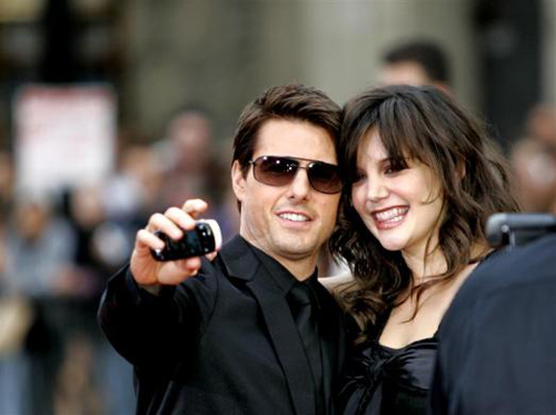 Tom Cruise phủ nhận chuyện bị giáo phái Scientology “tuyển vợ” giùm