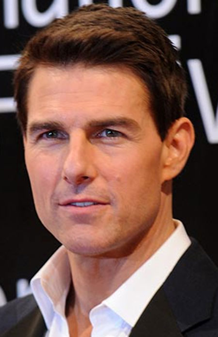 Tom Cruise giành phòng khách sạn với dân