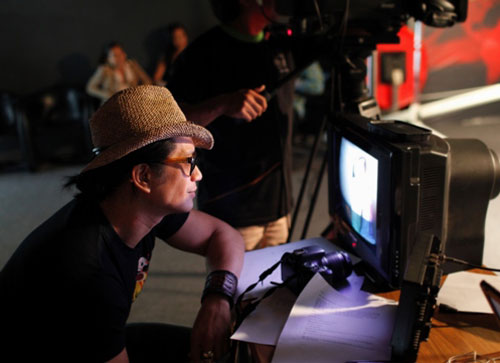 Dustin Nguyễn đang ráo riết chuẩn bị mọi việc để bấm máy phim của mình vào tháng 11