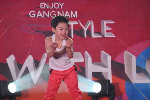 Nổi tiếng và đắt show kể từ khi MV Gangnam Style xuất hiện, nhưng Min-woo Hwang vẫn có nét ngây thơ của đứa trẻ