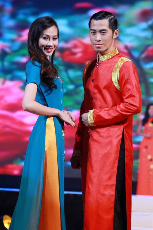 Một số mẫu trang phục áo dài của NTK Thuận Việt 3