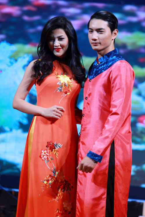 Một số mẫu trang phục áo dài của NTK Thuận Việt 4