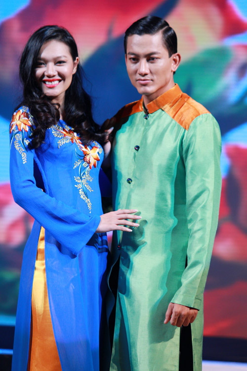 Một số mẫu trang phục áo dài của NTK Thuận Việt 5