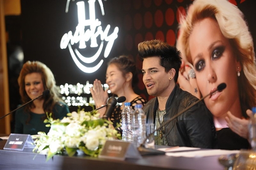 Ánh mắt Adam Lambert