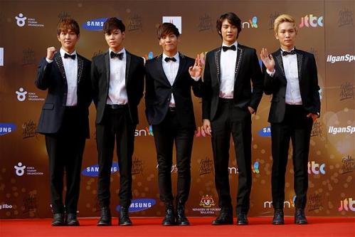 Super Junior và Psy thắng lớn tại Golden Disk Awards 2013