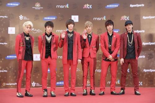 Super Junior và Psy thắng lớn tại Golden Disk Awards 2013