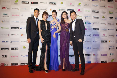 Thái Hà, Khôi Nguyên vắng mặt nhận giải Người mẫu xuất sắc Châu Á 1