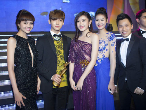 Thái Hà, Khôi Nguyên vắng mặt nhận giải Người mẫu xuất sắc Châu Á 8