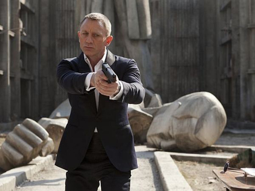 (iHay) Mặc dù vượt ngưỡng doanh thu một tỉ USD nhưng phim thứ 23 về James Bond lại được xếp vào top những phim có nhiều “sạn” nhất năm 2012.