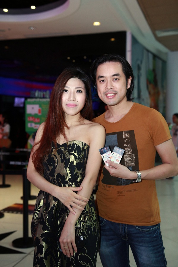 Ca sĩ Trang Pháp cũng đi xem phim