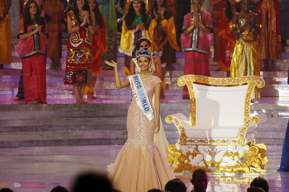 Ngay sau chiến thắng của Megan Young tại Miss World 2013, phía Mỹ đã gửi đơn yêu cầu ban tổ chức cuộc thi phải công nhận cô là thí sinh đại diện cho nước Mỹ chứ không phải Phillipines