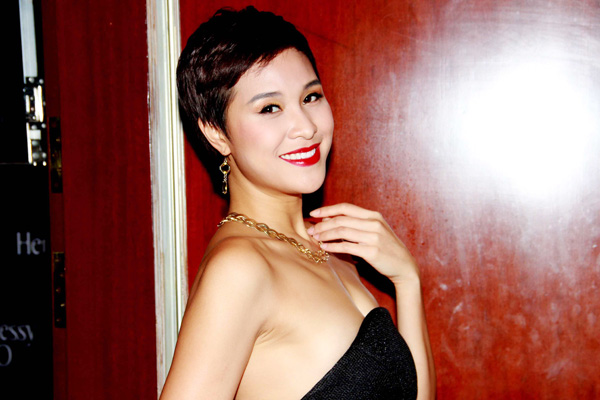 Lọt vào Top 10 Siêu mẫu Châu Á, Top 15 Hoa hậu Thế giới người Việt và đăng quang ngôi vị cao nhất của cuộc thi Siêu mẫu Việt Nam năm 2012, nhưng cái tên Phương Mai không thật sự “nóng”