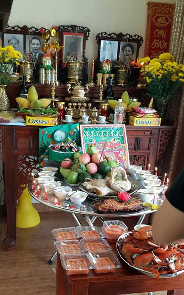 Gia đình Phạm Quỳnh Anh chuẩn bị đầy đủ cho lễ cúng mụ thôi nôi của con gái đầu lòng
