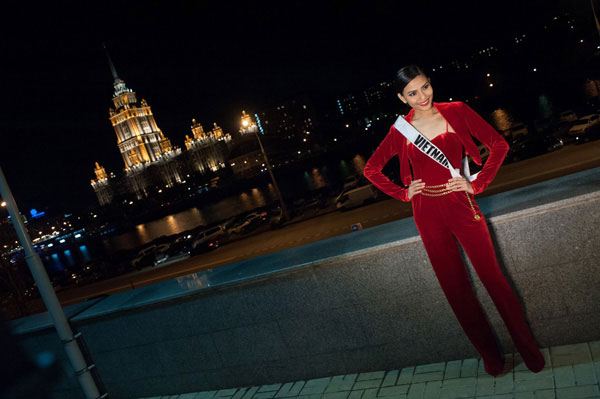 Trương Thị May đỏ rực tại Miss Universe 3