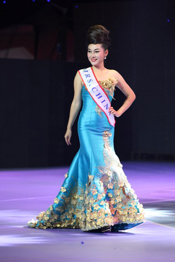 Hoa hậu Quý bà Thế giới duyên dáng trước giờ vào chung kết tối nay 11