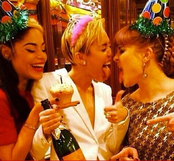 Miley Cyrus đã thuê hẳn các vũ công biểu diễn tại tiệc sinh nhật lần thứ 21