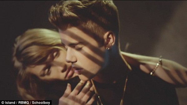 Justin Bieber tung clip nóng 18+ 1