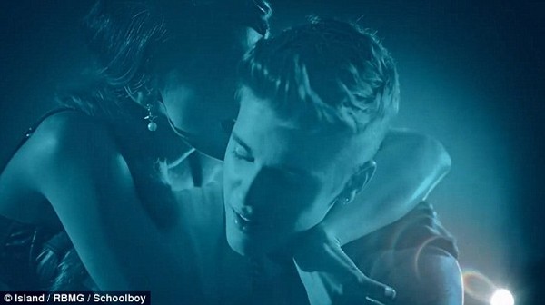 Justin Bieber tung clip nóng 18+ 5