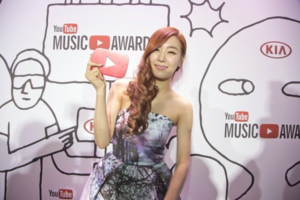 Vượt Psy và Taylor Swift, Girls' Generation ẵm Giải thưởng lớn của YouTube 1