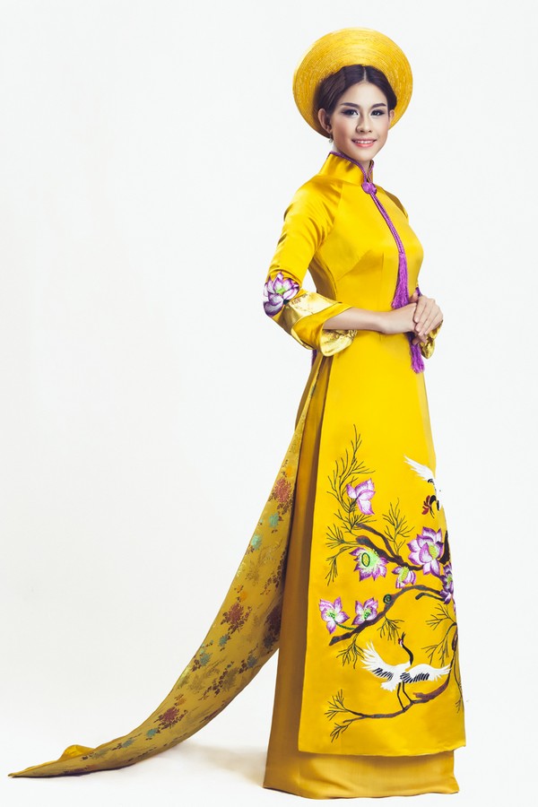 Lô Hương Trâm kiều diễm với áo dài tại Hoa hậu Quốc tế 2013 2