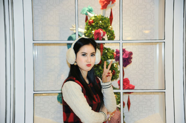 Hoa hậu phu nhân 2012 lung linh với ảnh Giáng sinh 2