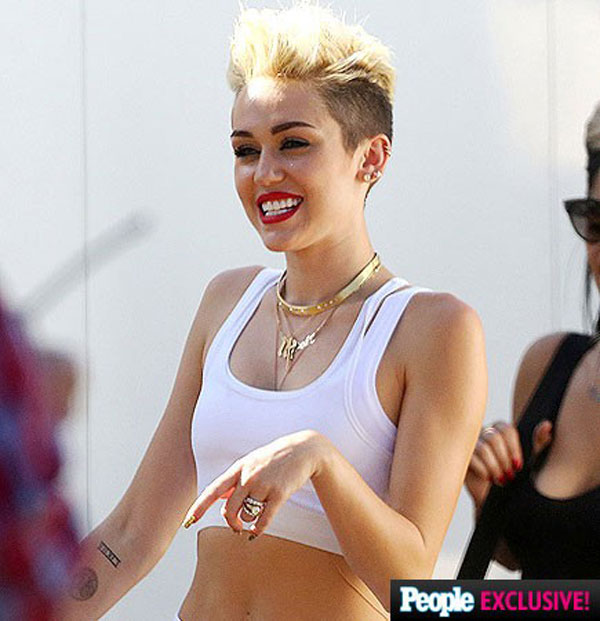 Miley Cyrus hé lộ xung quanh hôn ước bị hủy bỏ 4