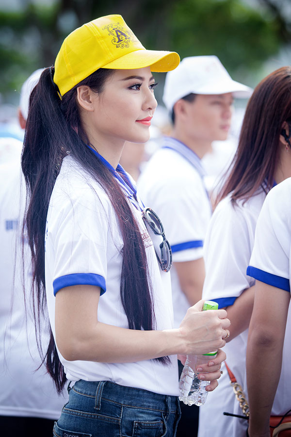 Hoa hậu Trần Thị Quỳnh đi bộ vì người khuyết tật Việt Nam 16