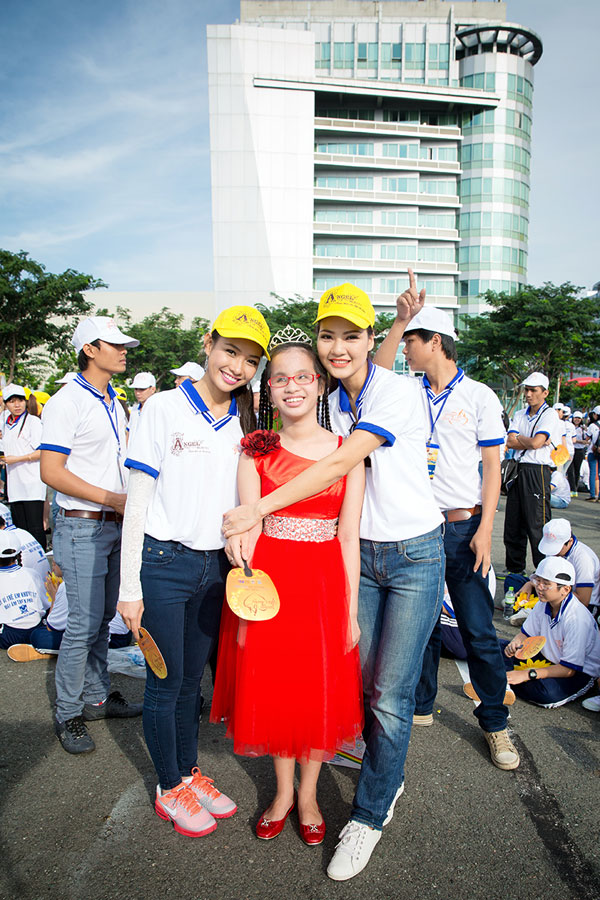 Hoa hậu Trần Thị Quỳnh đi bộ vì người khuyết tật Việt Nam 10