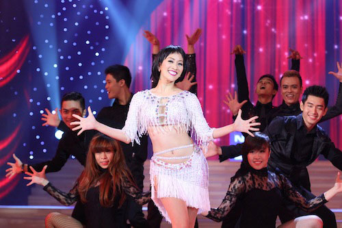 Khánh Thi sexy trong đêm ra mắt Bước nhảy hoàn vũ 2013 5