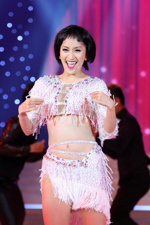 Khánh Thi sexy trong đêm ra mắt Bước nhảy hoàn vũ 2013 6