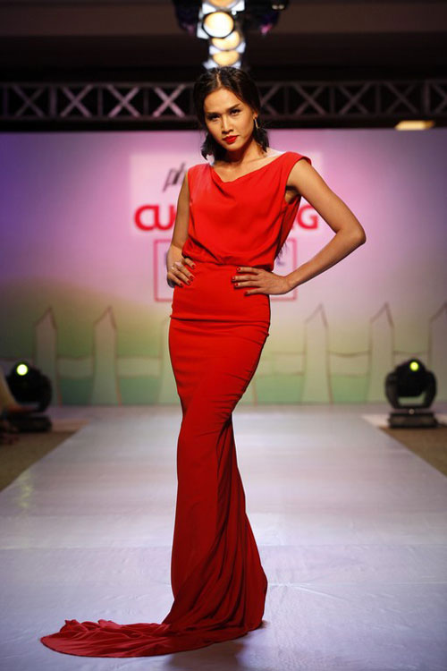 Hoa hậu Dương Mỹ Linh tự tin trình diễn thời trang 2