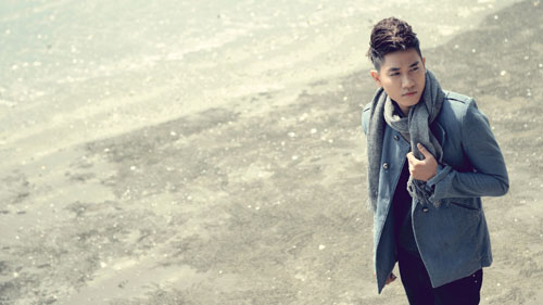 V.Music thẩn thờ tr&ecirc;n biển 2