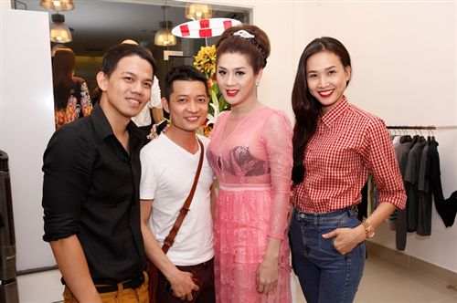 Khanh Chi Lâm đến sự kiện với trang phục mỏng tang khoe trọn ngực khủng 2