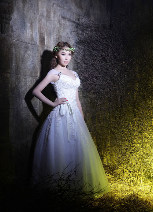 Quỳnh Thư đẹp thanh khiết với váy cô dâu trắng tinh khôi 5