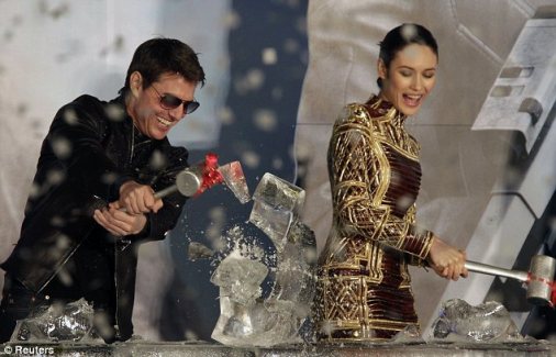 Tom Cruise làm bánh bao, đạp đá ở Đài Loan 