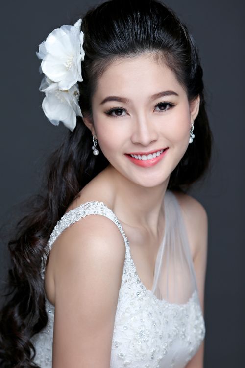 Đặng Thu Thảo úp mở việc tham dự Miss World 2013 1