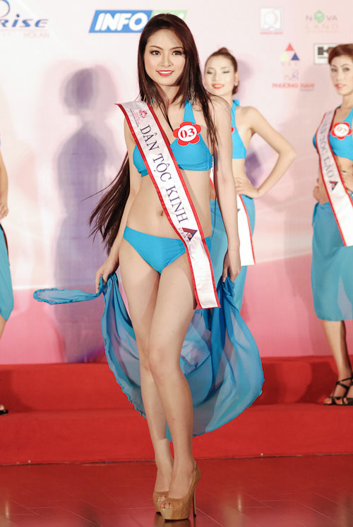 Hoa hậu biển Nguyễn Thị Loan khoe dáng sexy giữa dàn người đẹp diện bikini 5